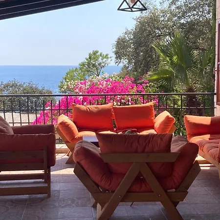 Escalade Iii Villa Kas