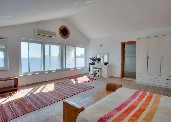 Escalade Iii Villa